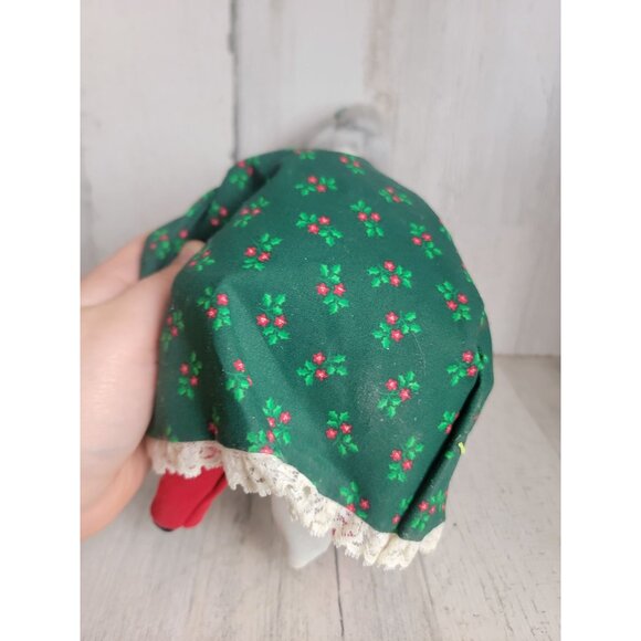 Byer's Choice AS IS sitting Mrs claus xmas caroler figure - Picture 7 of 7